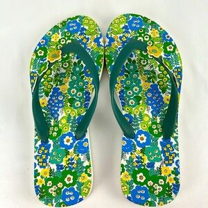 NWOT Vera Bradley Flip Flops English Meadow Flower Medium (Size 7/8)